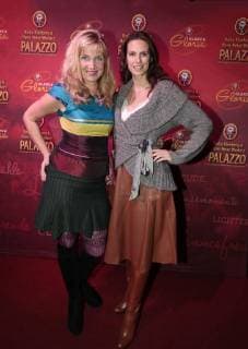 Nanna Kuckuck, Katrin Wrobel bei der Palazzo-Premiere Glanz und Gloria im Spiegelpalast in der Hertzallee Bahnhof Zoo Berlin.