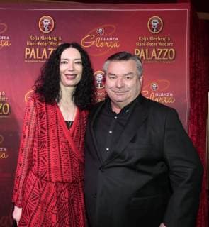 Petra Boellmann, Waldemar Hartmann bei der Palazzo-Premiere Glanz und Gloria im Spiegelpalast in der Hertzallee Bahnhof Zoo Berlin.