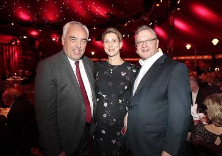 Hans-Reiner Schroeder, Kathrin Bernikas, Frank Henkel bei der Palazzo-Premiere Glanz und Gloria im Spiegelpalast in der Hertzallee Bahnhof Zoo Berlin.