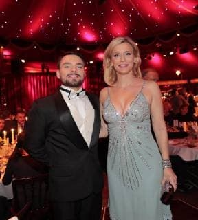 Eva Habermann mit Darsteller Sascha Bachmann (Equilibristik) bei der Palazzo-Premiere Glanz und Gloria im Spiegelpalast in der Hertzallee Bahnhof Zoo Berlin.