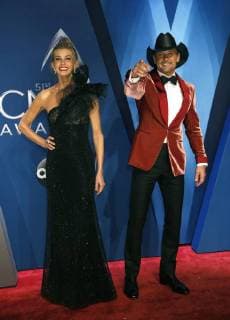 Tim McGraw and Faith Hill arrive for the 51st Annual Country Music Association Awards on November 8, 2017 at the Bridgestone Arena in Nashville.  NAS20171108246 JOHNxSOMMERSxII