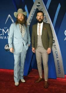 Brothers Osborne arrives for the 51st Annual Country Music Association Awards on November 8, 2017 at the Bridgestone Arena in Nashville.  NAS20171108356 JOHNxSOMMERSxII