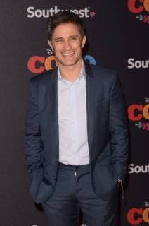 LOS ANGELES CA NOVEMBER 08 Gael Garcia Bernal arriving at Disney Pixar s Coco premiere at El Capitan Theatre on November 8 2017 in Los Angeles California Copyright: xDavidxEdwardsx