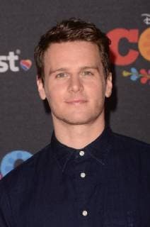 LOS ANGELES CA NOVEMBER 08 Jonathan Groff arriving at Disney Pixar s Coco premiere at El Capitan Theatre on November 8 2017 in Los Angeles California Copyright: xDavidxEdwardsx