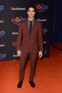 LOS ANGELES CA NOVEMBER 08 Darren Criss arriving at Disney Pixar s Coco premiere at El Capitan Theatre on November 8 2017 in Los Angeles California Copyright: xDavidxEdwardsx