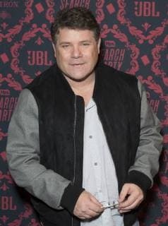 Search Party Staffelpremiere in New York USA: TBS premiere season 2 Search Sean Astin attends season 2 premiere of Search Party at Public New York New York United States Public  LevxRadin