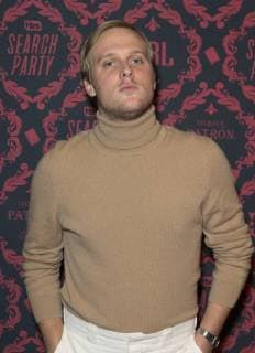 Search Party Staffelpremiere in New York USA: TBS premiere season 2 Search John Early attends season 2 premiere of Search Party at Public New York New York United States Public  LevxRadin