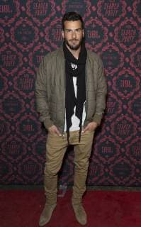 Search Party Staffelpremiere in New York USA: TBS premiere season 2 Search Steve Gold attends season 2 premiere of Search Party at Public New York New York United States Public  LevxRadin
