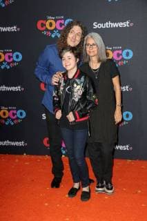 Weird Al Yankovic mit seiner Ehefrau Suzanne Krajewski und Tochter Nina Yankovic bei der Coco Film Premiere am 8.11.2017 in Los Angeles Disney Pixar s Coco Fimpremiere in Los Angeles, 2017