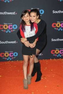 Constance Marie und ihre Tochter Luna Marie Katich bei der Coco Film Premiere am 8.11.2017 in Los Angeles Disney Pixar s Coco Fimpremiere in Los Angeles, 2017