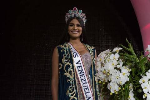Sthefany Gutierrez, representative of Delta Amacuro State, poses for pictures after being crowned as the queen of the national beauty pageant Miss Venezuela, in Caracas, Venezuela, 9 November 2017. Sthefany Gutierrez wins Miss Venezuela 2017 !ACHTUNG: NUR REDAKTIONELLE NUTZUNG!  Copyright: xNathaliexSayagox CAR002 20171110-636458917876187859