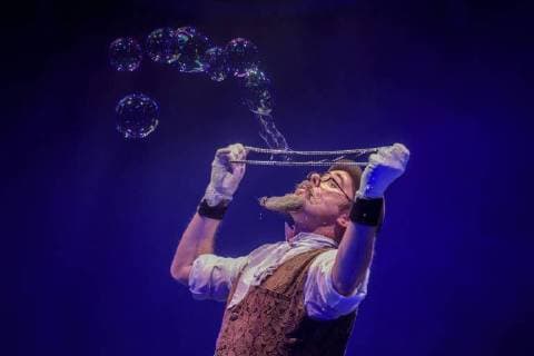 Palazzo-Premiere in Stuttgart Die Dinner-Show PALAZZO geht mit dem neuen Programm Kuriositäten in die 14. Spielzeit. Copyright: 7visuals.comx xOskarxEyb