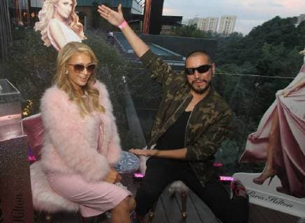 Paris Hilton in Mexiko-Stadt November 10 2017 EUM20171110ESP13 JPG CIUDAD DE MEXICO ShowbizFarandula Paris Hilton La socialite Paris Hilton convivio con los 43 fans y ganadores de EL UNIVERSAL en un restaurante de Santa Fe en la capital 10 de noviembre de 2017 Foto EL UNIVERSALCarlos MejiaMAVC Mexico City Mexico  - ZUMAu78_ 20171110_zaf_u78_084 Copyright: xElxUniversalx