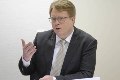 Kulturpreis Deutsche Sprache 2017 Daniel Keding, Geschäftsführer Klasse! Wir singen des gemeinnützigen Vereins Singen e.V. wurde der Initiativpreis der Stiftung Kulturpreis Deutsche Sprache am 11.11.2017 im Kongresspalais in Kassel verliehen, hier während einer Pressekonferenz vor der Verleihung. Kassel Hessen Deutschland Kongresspalais