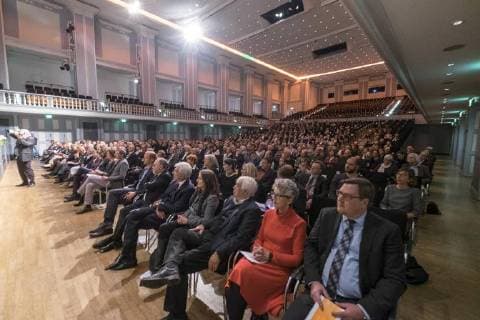 Kulturpreis Deutsche Sprache 2017 Zahlreiche Gäste aus Politik und Kultur waren zur Verleihung in die Stadthalle in Kassel gekommen - Der Kulturpreis Deutsche Sprache 2017 wurde am 11.11.2017 im Kongresspalais in Kassel verliehen. Kassel Hessen Deutschland Kongresspalais