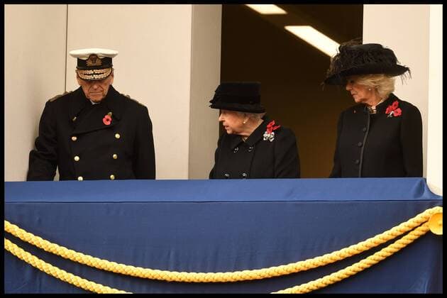 . 12 11 2017. London, United Kingdom. HM The Queen Elizabeth II- Remembrance Sunday. HM The Queen Elizabeth II joined by The Duke of Edinburgh, Prince Charles, The Duchess of Cornwall, The Duke and Duchess of Cambridge and Prince Harry attend Remembrance Sunday at the Cenotaph, London.  xAndrewxParsonsx xi-Imagesx IIM-16363-0049