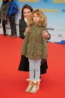 Katrin Wrobel und Tochter Louisa - Deutschlandpremiere von PADDINGTON 2 in Berlin am 12.11.2017. Premiere PADDINGTON 2