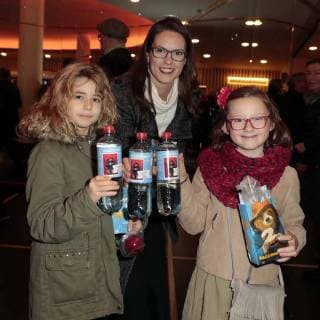 Katrin Wrobel mit Kinder. Paddington 2 Premiere im Zoopalast in Berlin.
