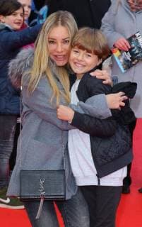Xenia Seeberg + Sohn Philip-Elias bei der Filmpremiere - Paddington 2 - im Kino Zoo Palast, Zoopalast, in der Hardenbergstrasse 29A, Berlin Copyright imago stock&people GmbH Tinkeres Datum: 12.11.2017 Film Paddington 2