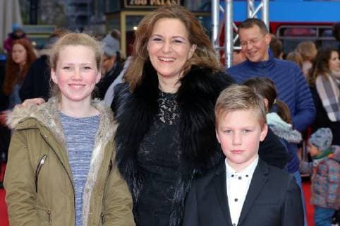 Martina Gedeck mit Nichte Paula + Neffe Anton bei der Filmpremiere - Paddington 2 - im Kino Zoo Palast, Zoopalast, in der Hardenbergstrasse 29A, Berlin Copyright imago stock&people GmbH Tinkeres Datum: 12.11.2017 Film Paddington 2