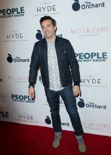 Ian Harding attends the premiere of The Orchard s People You May Know at the Pacific Theatres The Grove on November 13, 2017 in Los Angeles, California USA 2017 The premiere of The Orchard s People You May Know at the Pacific Theatres The Grove in Los Angeles, California  Copyright: xMSUxStudiox