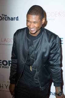Usher Raymond IV attends the premiere of The Orchard s People You May Know at the Pacific Theatres The Grove on November 13, 2017 in Los Angeles, California USA 2017 The premiere of The Orchard s People You May Know at the Pacific Theatres The Grove in Los Angeles, California  Copyright: xMSUxStudiox
