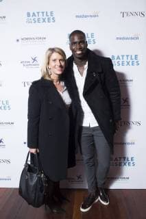 Harold Correa et Olivia KLEIN directrice des relations consommateurs SNCF CELEBRITES Avant Premiere Battle of the Sexes Paris 14 11 2017 JBAutissier Panoramic 