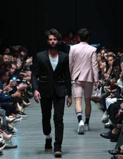 Models present creations of the Mexican designer Galo Bertin, from the collection Spring Summer 2018, during Mexico s Fashion Week, held from 12 to 17 November 2017, in Mexico City, Mexico, 14 November 2017. Mexico s Fashion Week !ACHTUNG: NUR REDAKTIONELLE NUTZUNG!  Copyright: xMarioxGuzmánx MEX40 20171115-636463240871540861