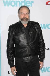 Mandy Patinkin at the Premiere of Lionsgate s Wonder held at the Regency Village Theatre in Westwood, CA, November 11, 2017.  Copyright: xJosephxMartinezx 33477_041JM