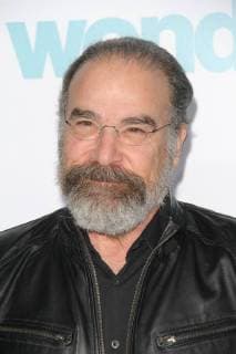 Mandy Patinkin at the Premiere of Lionsgate s Wonder held at the Regency Village Theatre in Westwood, CA, November 11, 2017.  Copyright: xJosephxMartinezx 33477_043JM