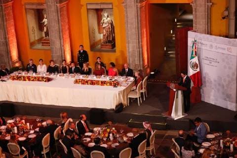 November 14, 2017 - Mexico Df, Mexico, Spain - Queen Letizia of Spain attends a dinner with President of Mexico, Enrique Pena Nieto and wife, Angelica River, on November 13, 2017 in Mexico Mexico City Mexico  - ZUMAg15_ 20171114_zaf_g15_002 Copyright: xJackxAbuinx