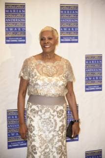 November 14, 2017 - Philadelphia, Pennsylvania, U.S - Honoree, DIONNE WARWICK, at the Marian Anderson Award Gala held at the Kimmel Center in Philadelphia PA The Marian Anderson Award was created to honor and celebrate world-renowned artists for their artistic work and talents, as well as their philanthropic contributions to society. It is named in memory of culture-changing vocalist and distinguished Philadelphian, Marian Anderson. Philadelphia U.S. - ZUMArf1_ 20171114_zaf_rf1_029 Copyright: xRickyxFitchettx
