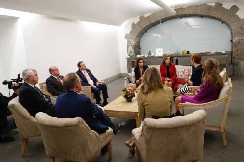 November 15, 2017 - Mexico Df, Mexico, Spain - Queen Letizia of Spain attends a meeting with Sanchia Aranda, President of The Union for International Cancer Control s (UICC)on November 14, 2017 in Mexico. Mexico Df Spain  - ZUMAg15_ 20171115_zaf_g15_001 Copyright: xJackxAbuinx