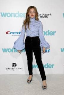 WESTWOOD CA NOVEMBER 14 Ella Anderson at Premiere Of Lionsgate s Wonder on November 14 2017 at the Regency Village Theatre in Westwood California Copyright: xFayexSadoux