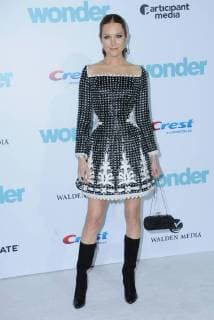 November 14, 2017 - Westwood, CA, U.S. - 14 November 2017 - Westwood, California - Darby Stanchfield. Wonder Los Angeles Premiere held at The Regency Village Theater in Westwood. Photo Credit: AdMedia Westwood U.S. - ZUMAa123 20171114_zaa_a123_365 Copyright: xBirdiexThompsonx