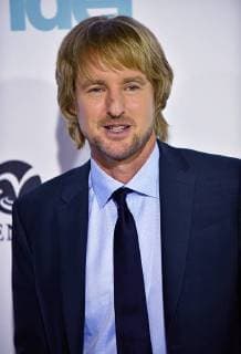 Owen Wilson arrives for the premiere of Wonder at the Regency Village Theatre in Los Angeles on November 14, 2017.  LAP2017111402 CHRISTINExCHEW
