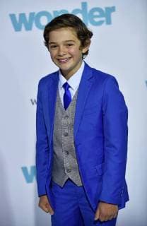Noah Jupe arrives for the premiere of Wonder at the Regency Village Theatre in Los Angeles on November 14, 2017.  LAP2017111414 CHRISTINExCHEW