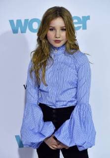 Ella Anderson arrives for the premiere of Wonder at the Regency Village Theatre in Los Angeles on November 14, 2017.  LAP2017111433 CHRISTINExCHEW
