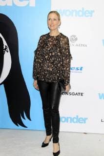 LOS ANGELES - NOV 14: Janel Moloney at the Wonder Premiere at the Village Theater on November 14, 2017 in Westwood, CA  Copyright: xHPAx xIPAx xHutchinsxPhotox