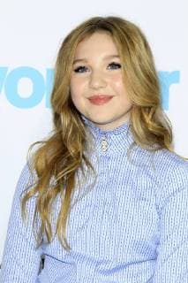 LOS ANGELES - NOV 14: Ella Anderson at the Wonder Premiere at the Village Theater on November 14, 2017 in Westwood, CA  Copyright: xHPAx xIPAx xHutchinsxPhotox