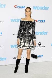 LOS ANGELES - NOV 14: Darby Stanchfield at the Wonder Premiere at the Village Theater on November 14, 2017 in Westwood, CA  Copyright: xHPAx xIPAx xHutchinsxPhotox