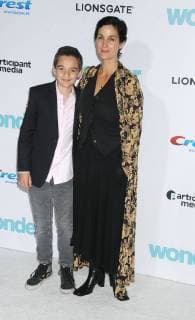 November 14, 2017 - Los Angeles, California, United States - November 14h 2017 - Los Angeles, California USA - Actress CARRIE-ANNE MOSS, son at the Wonder Premiere held at the Regency Theater Westwood , Los Angeles CA. Los Angeles United States - ZUMAf05_ 20171114_zaf_f05_021 Copyright: xPaulxFentonx