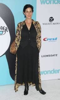 November 14, 2017 - Los Angeles, California, United States - November 14h 2017 - Los Angeles, California USA - Actress CARRIE-ANNE MOSS, son at the Wonder Premiere held at the Regency Theater Westwood , Los Angeles CA. Los Angeles United States - ZUMAf05_ 20171114_zaf_f05_016 Copyright: xPaulxFentonx