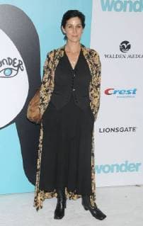 November 14, 2017 - Los Angeles, California, United States - November 14h 2017 - Los Angeles, California USA - Actress CARRIE-ANNE MOSS, son at the Wonder Premiere held at the Regency Theater Westwood , Los Angeles CA. Los Angeles United States - ZUMAf05_ 20171114_zaf_f05_003 Copyright: xPaulxFentonx