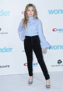 November 14, 2017 - Westwood, CA, U.S. - 14 November 2017 - Westwood, California - Ella Anderson. Wonder Los Angeles Premiere held at The Regency Village Theater in Westwood. Photo Credit: AdMedia Westwood U.S. - ZUMAa123 20171114_zaa_a123_427 Copyright: xBirdiexThompsonx