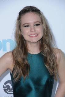November 14, 2017 - Westwood, CA, U.S. - 14 November 2017 - Westwood, California - Izabela Vidovic. Wonder Los Angeles Premiere held at The Regency Village Theater in Westwood. Photo Credit: AdMedia Westwood U.S. - ZUMAa123 20171114_zaa_a123_374 Copyright: xBirdiexThompsonx