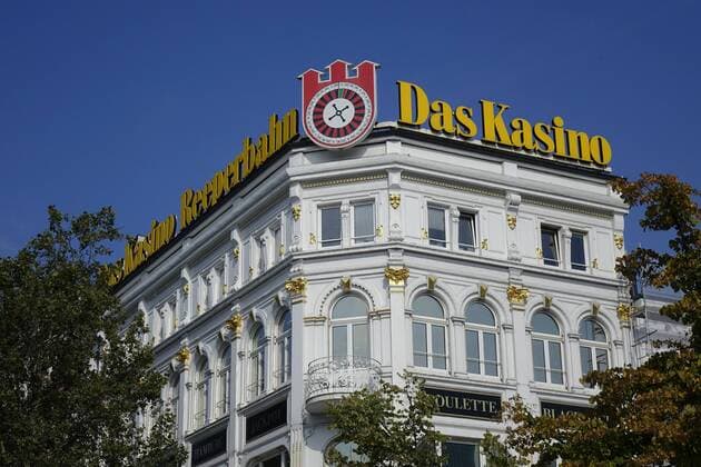 21.09.2017, Hamburg, Reeperbahn, Hansestadt Hamburg, Das Kasino in Hamburg, Hamburg, Gebäude, Kasino, Das Kasino Reeperbahn, Glücksspiele, Spiel, spielen, Roulette, Black Jack, Jackpot, Spielbank, Spielbank Hamburg, Spielkasino, Automaten, Glücksspielautomaten