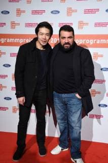 Schauspieler Yung Ngo und Sahin Eryilmaz , l-r, kommt am 14.11.2017 in Köln zur Verleihung des 27. Kinoprogrammpreis NRW.