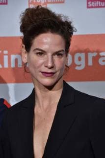 Schauspieler Bibiana Beglau kommt am 14.11.2017 in Köln zur Verleihung des 27. Kinoprogrammpreis NRW.