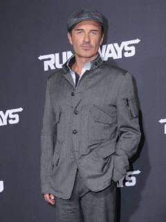 16 November 2017 - Westwood, California - Julian McMahon. Premiere Of Hulu s Marvel s Runaways held at Regency Village Theater in Westwood. Photo Credit: Birdie Thompson AdMedia 222389 AdMedia Starface 2017-11-16 CA Westwood Etats-Unis Copyright: xAdMediax STAR_222389_011
